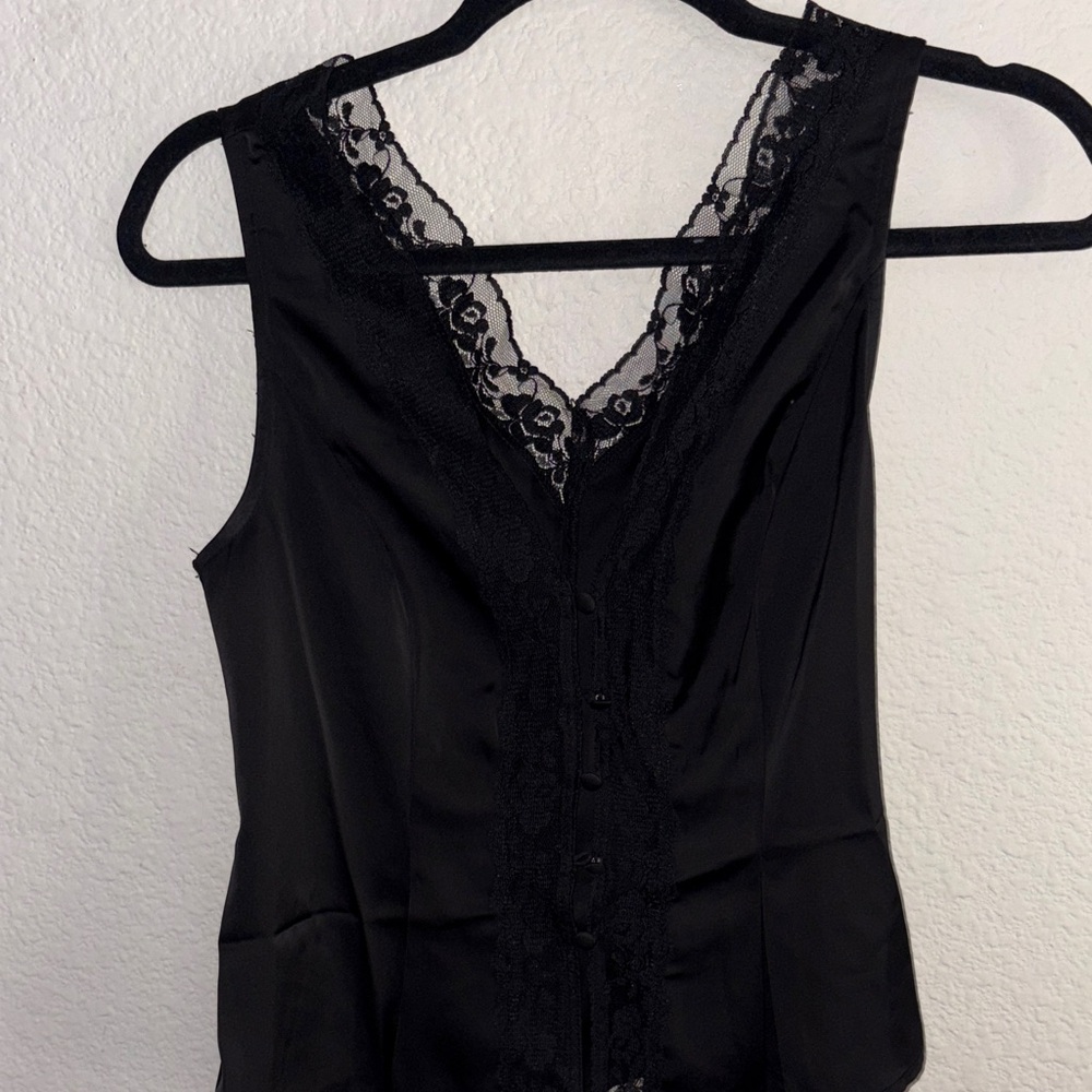 Chic Black Sleeveless Top with Lace Detail